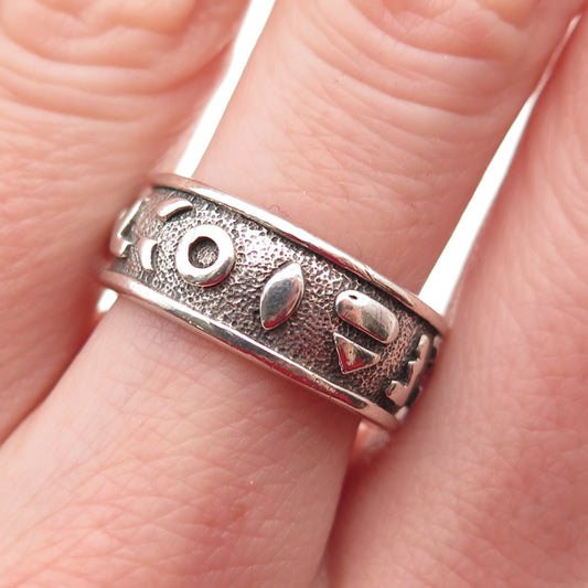 925 Sterling Silver Vintage Symbol All Around Oxidized Band Ring Size 7