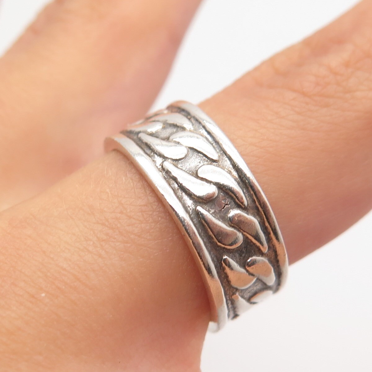 925 Sterling Silver Vintage C & S Chain Band Ring Size 6.25