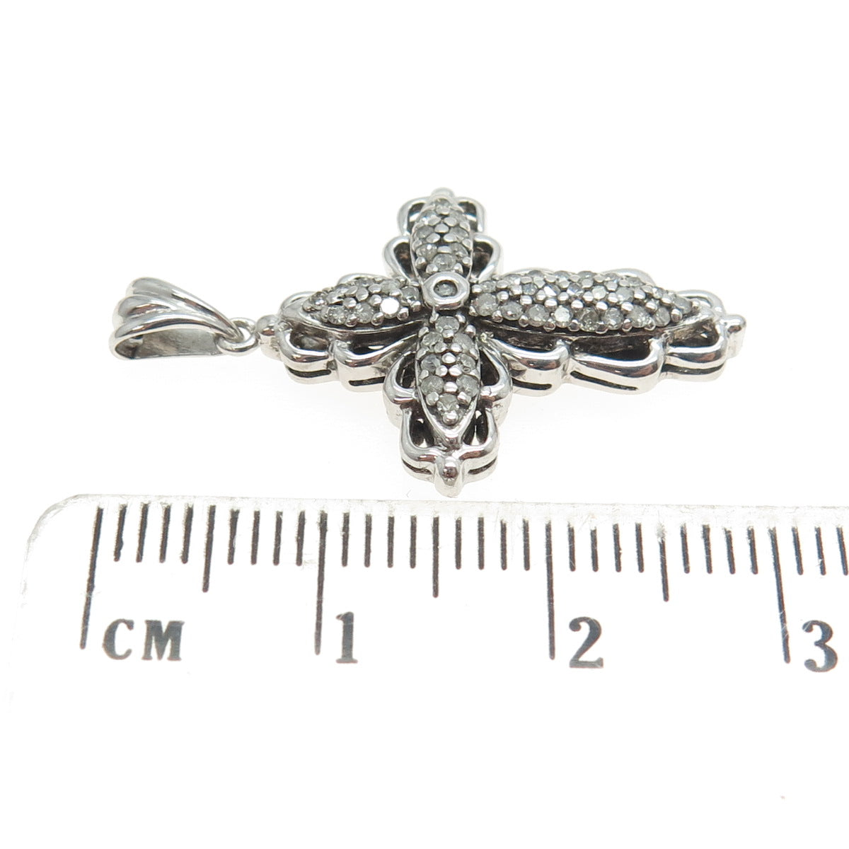 HN HENG NGAI 925 Sterling Silver Real Round-Cut Diamond Cross Pendant