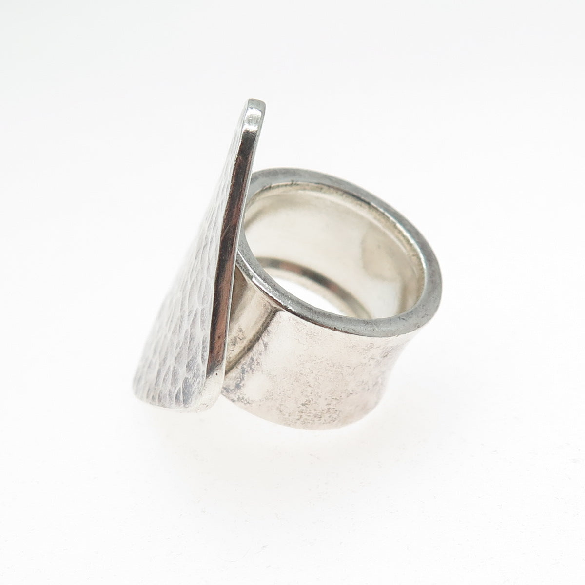 925 Sterling Silver Vintage Modernist Hammered Finish Oxidized Ring Size 6.5