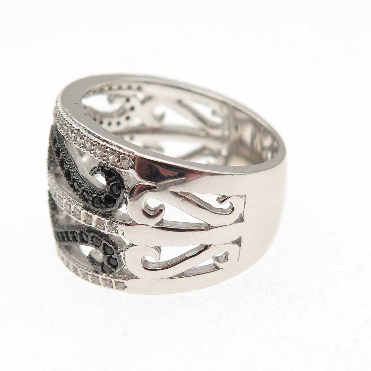 925 Sterling Silver Round-Cut Black & White C Z Heart Swirl Ring Size 7