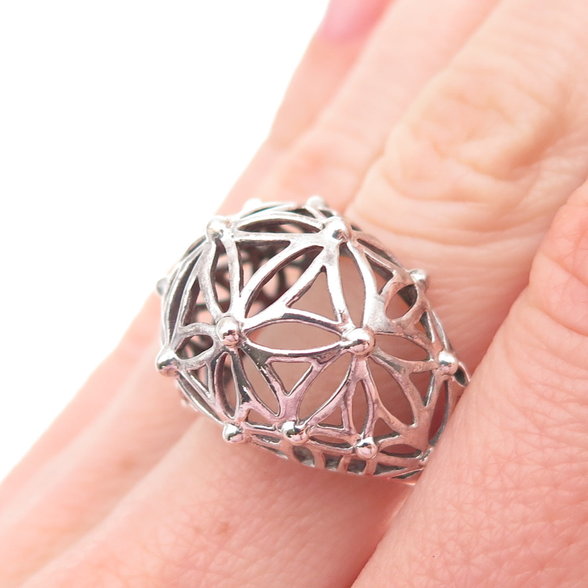925 Sterling Silver Vintage Modernist Flower Dome Oxidized Ring Size 6.75