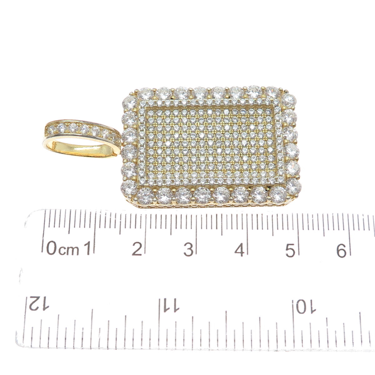 DESIGNS BY YAGI 925 Sterling Gold Plated Round-Cut Shaped C Z Sparkle Pendant