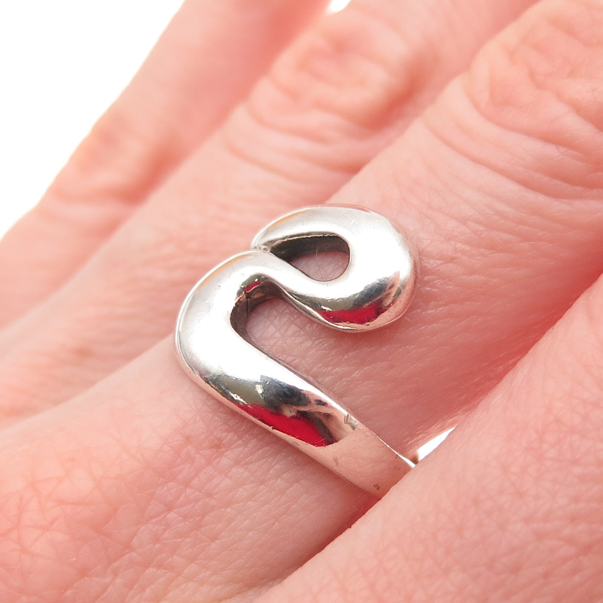 925 Sterling Silver Vintage Modernist Zig Zag Oxidized Ring Size 7.75