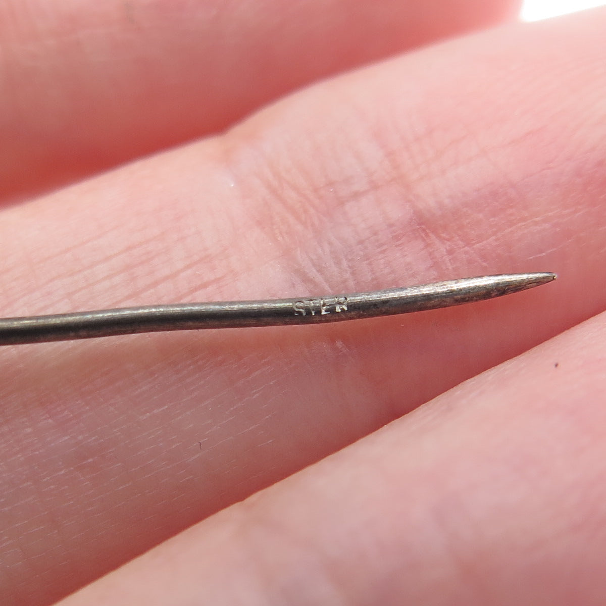 925 Sterling Silver Vintage Real Hematite Modernist Floral Leaf Pin Brooch