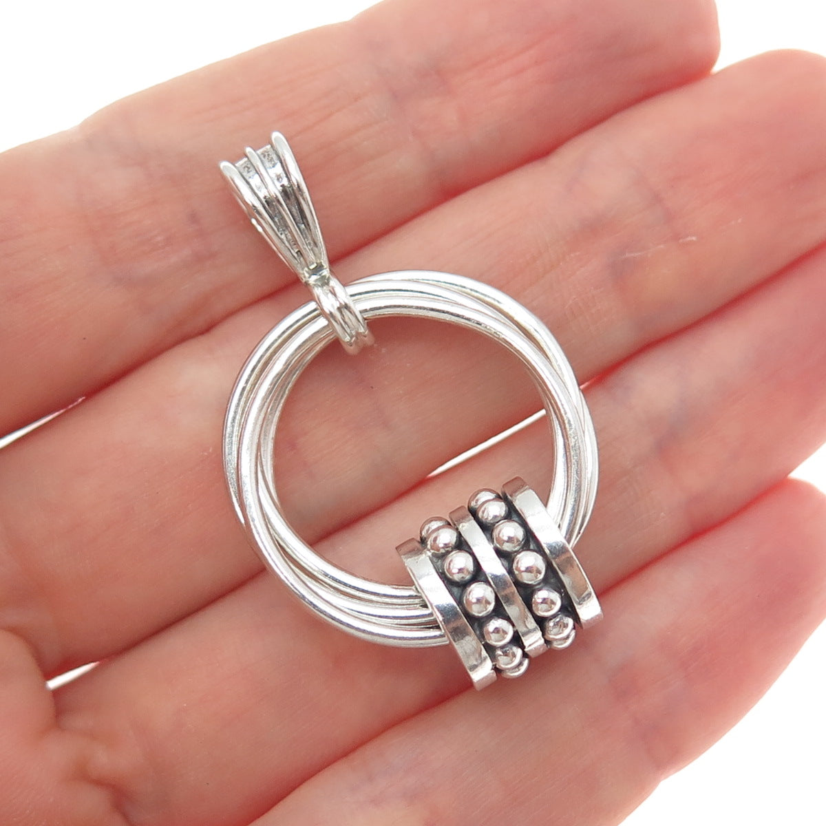 925 Sterling Silver Vintage Modernist Interlocked Circle Beaded Charm Pendant