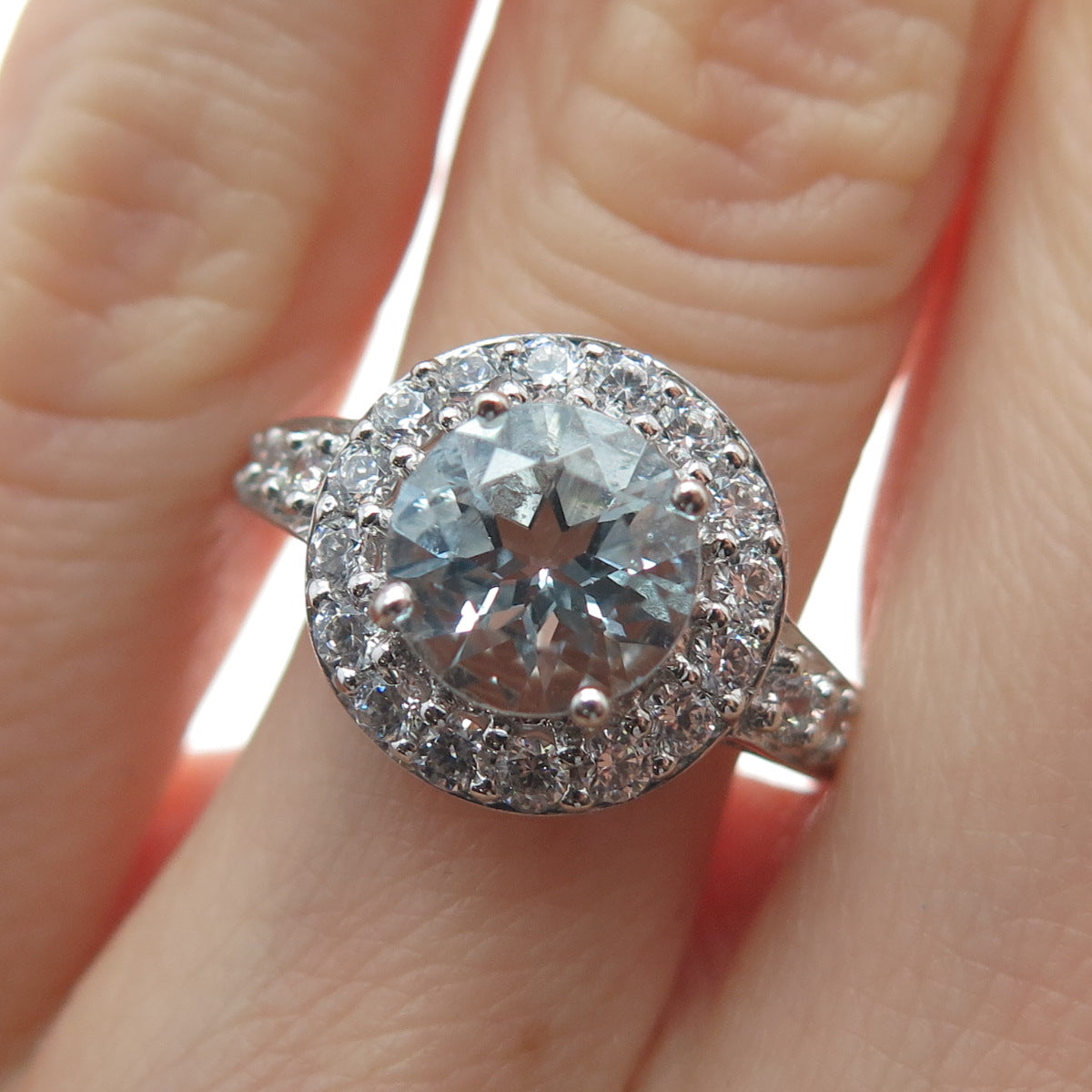 HENG NGAI 925 Sterling Silver Real Round-Cut Blue Topaz & C Z Ring Size 7.25