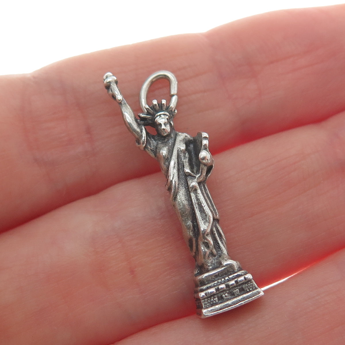 925 Sterling Silver Vintage Statue of Liberty Oxidized 3D Charm Pendant