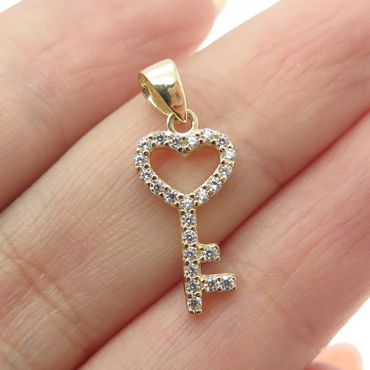 14K Yellow Gold Round-Cut C Z Heart Key Minimalist Charm Pendant