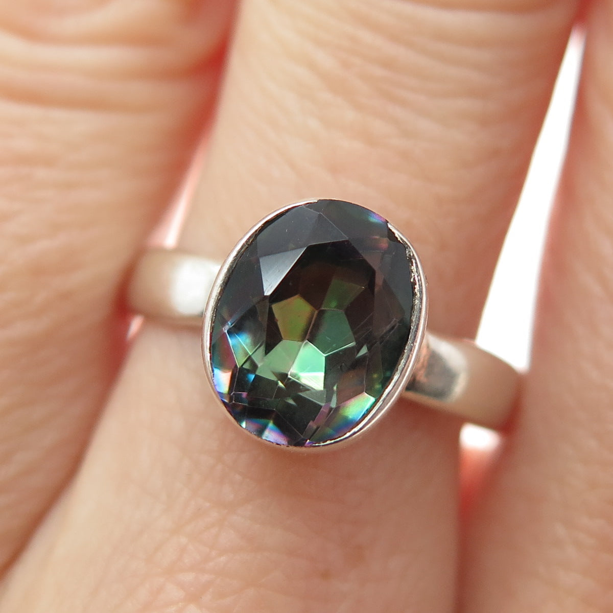 925 Sterling Silver Vintage Real Oval-Cut Mystic Quartz Modernist Ring Size 8.25