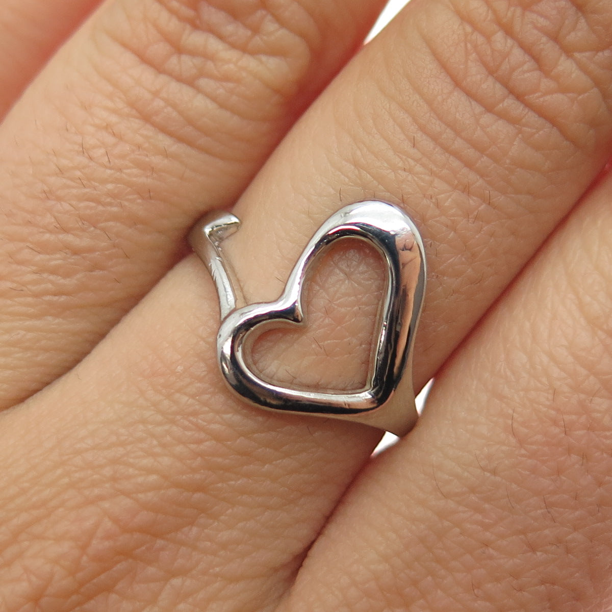 925 Sterling Silver Vintage Modernist Heart Oxidized Ring Size 7