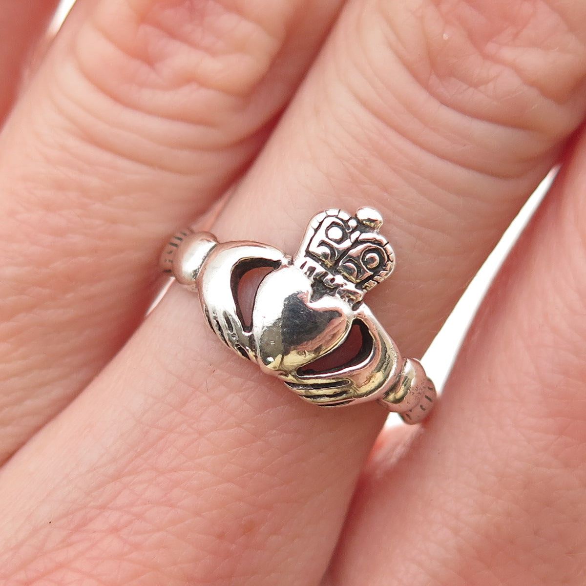 925 Sterling Silver Vintage Irish Claddagh Oxidized Ring Size 6.75