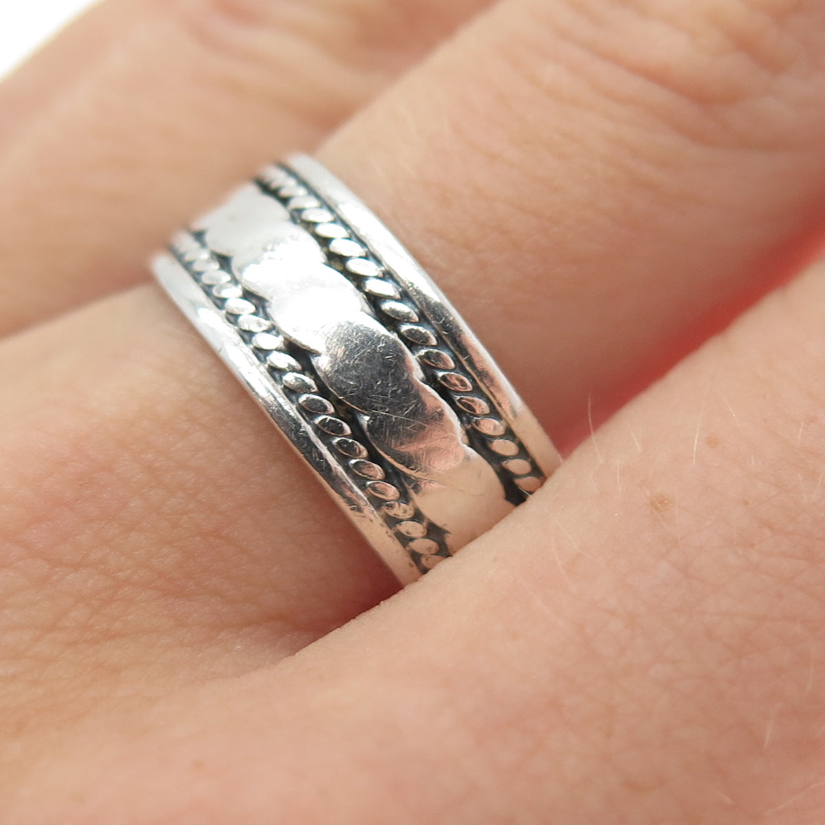 925 Sterling Silver Vintage Roped Oxidized Band Ring Size 8