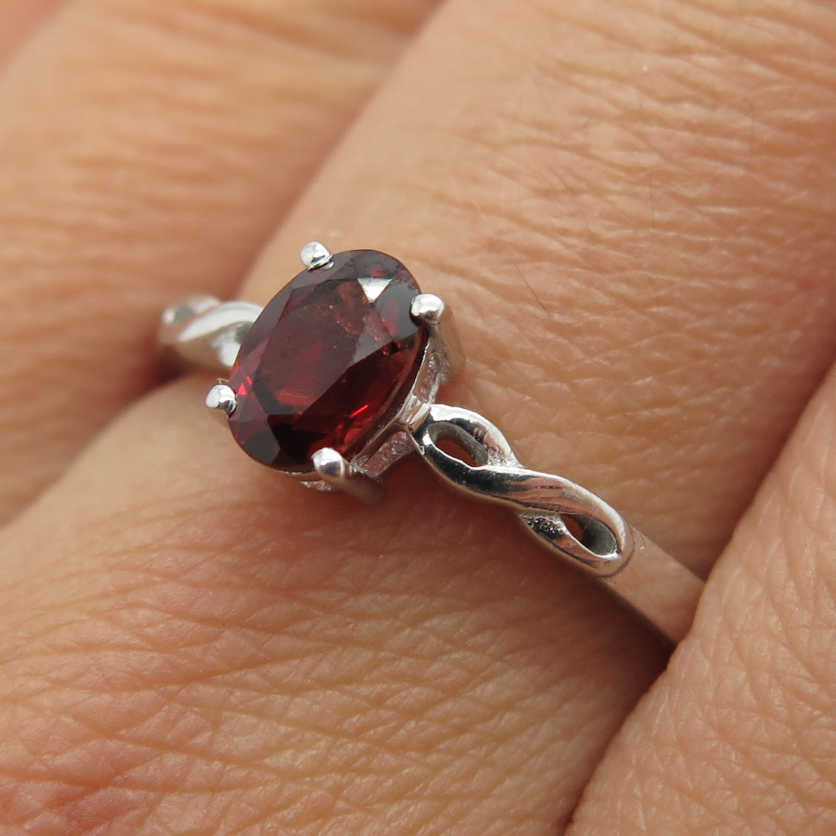 CHUCK CLEMENCY 925 Sterling Silver Real Oval-Cut Red Garnet Ring Size 9