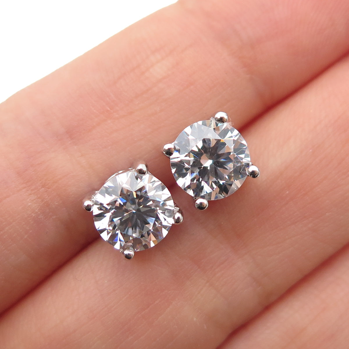 925 Sterling Silver Round-Cut C Z Stud Earrings