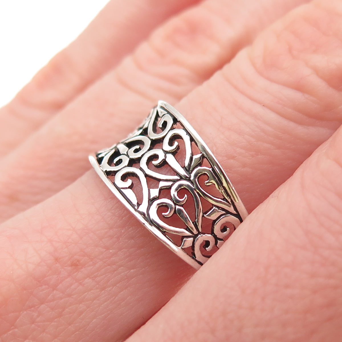 925 Sterling Silver Heart Ornate Oxidized Ring Size 8