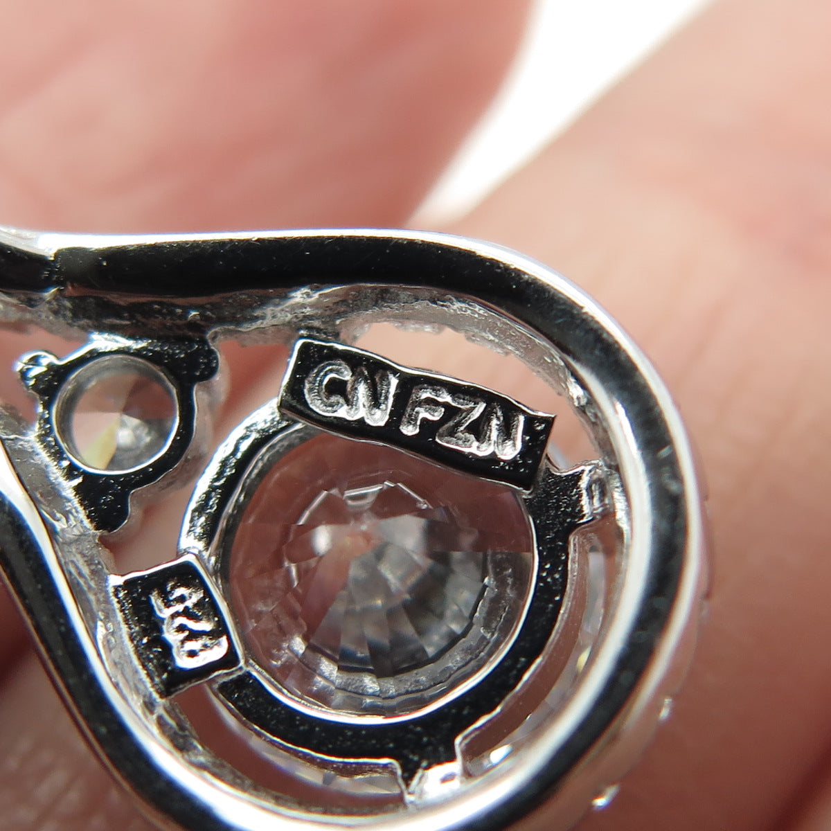 925 Sterling Silver Round-Cut C Z Minimalist Pendant