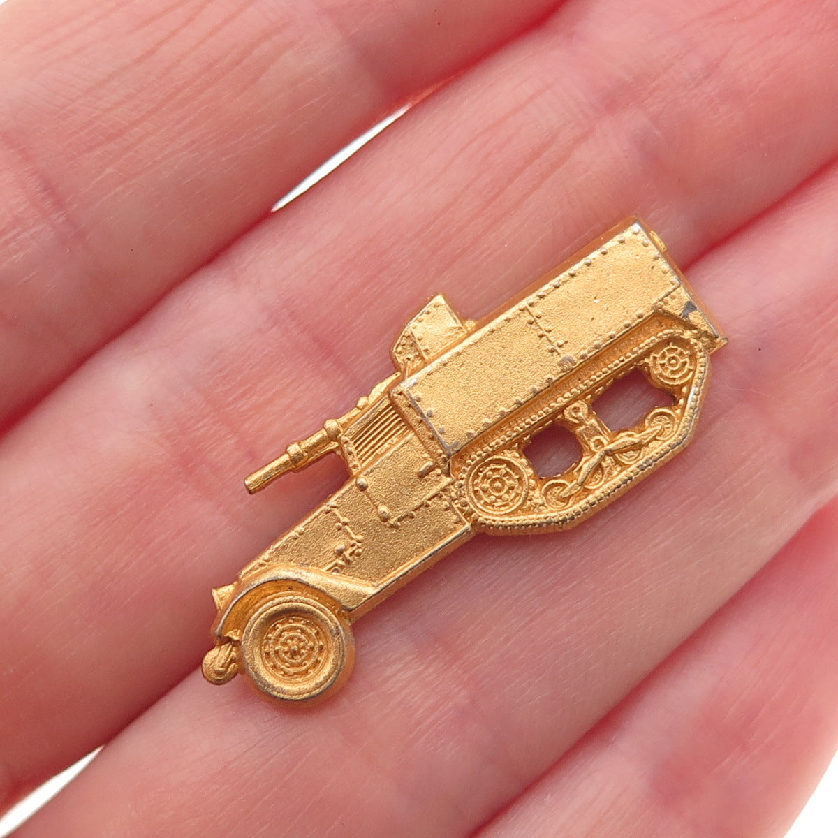925 Sterling Silver Gold Plated Antique WWII US Army Tank Destroyer Collar Pin