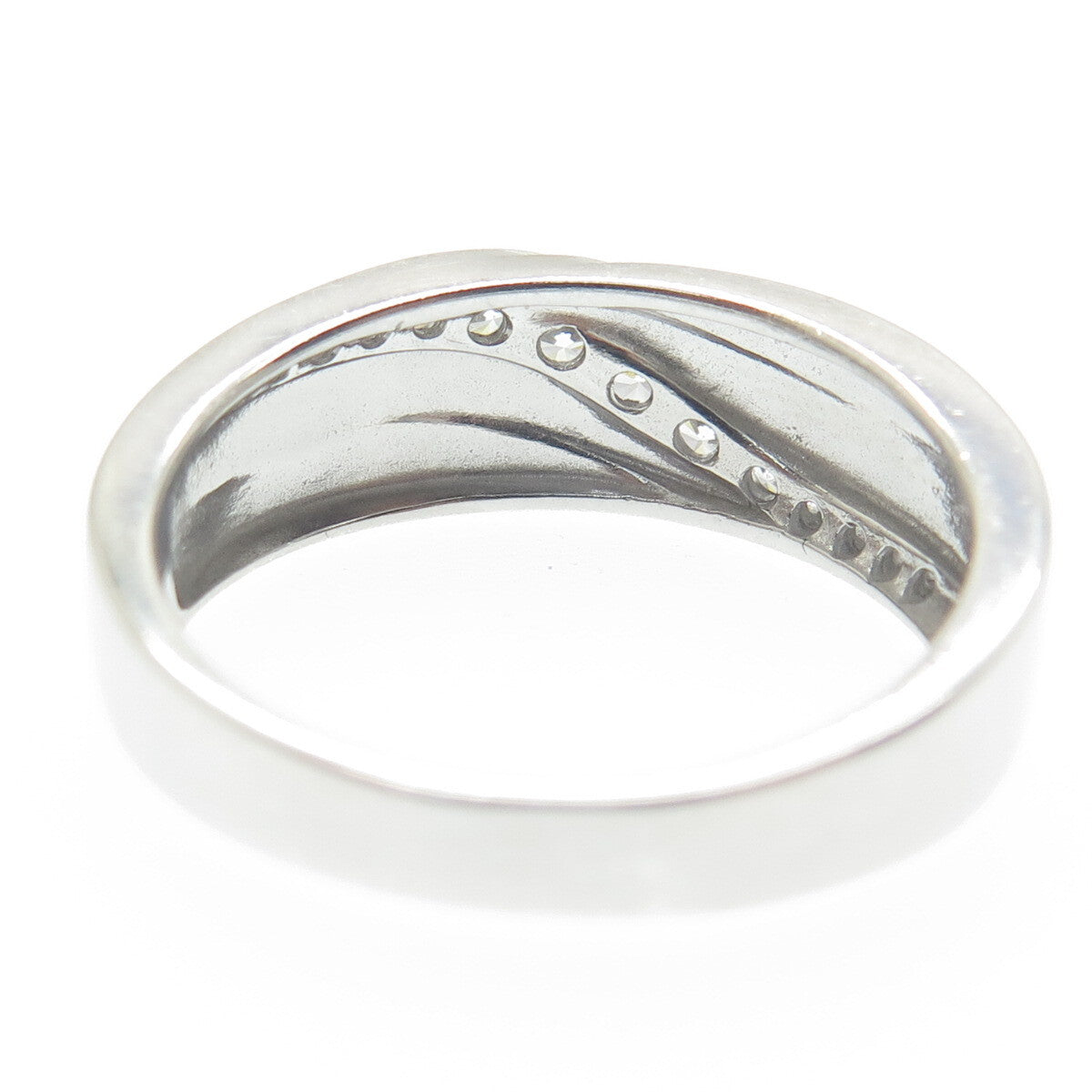 925 Sterling Silver Graduated Round-Cut C Z Wavy Ring Size 10