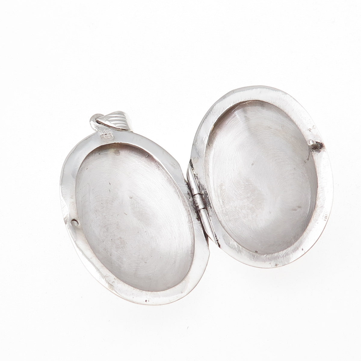 925 Sterling Silver Vintage Engraved Floral Oval Locket Pendant