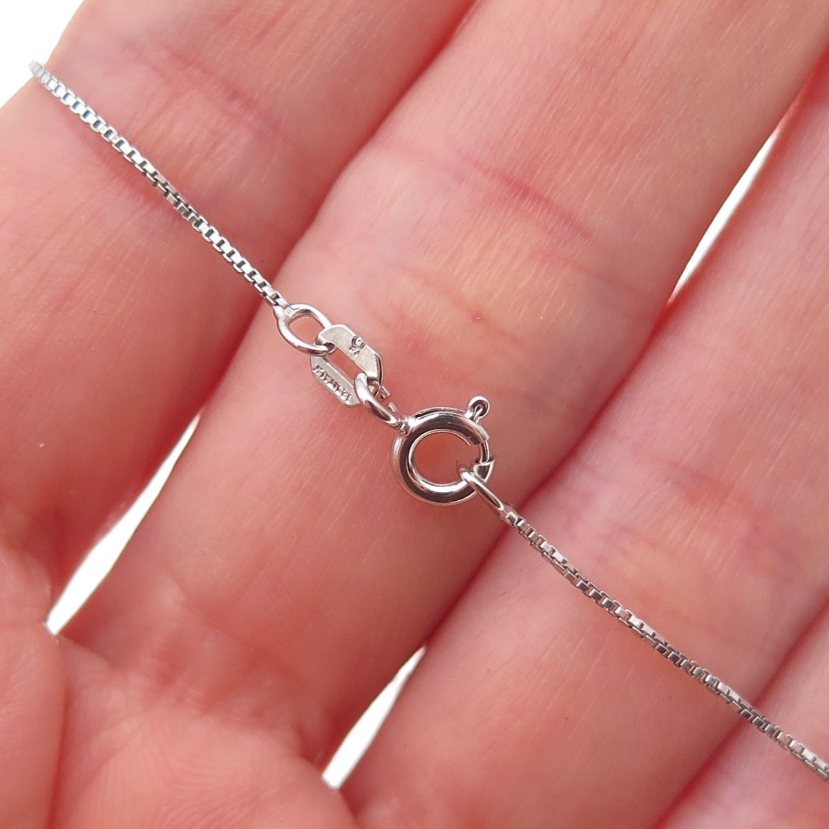 925 Sterling Silver Round-Cut C Z Letter G Initial Box Chain Necklace 18"