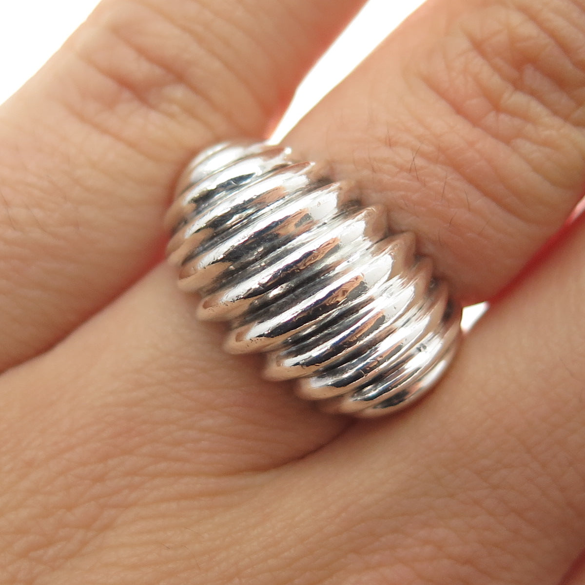 925 Sterling Silver Vintage Modernist Ribbed Dome Ring Size 5.5