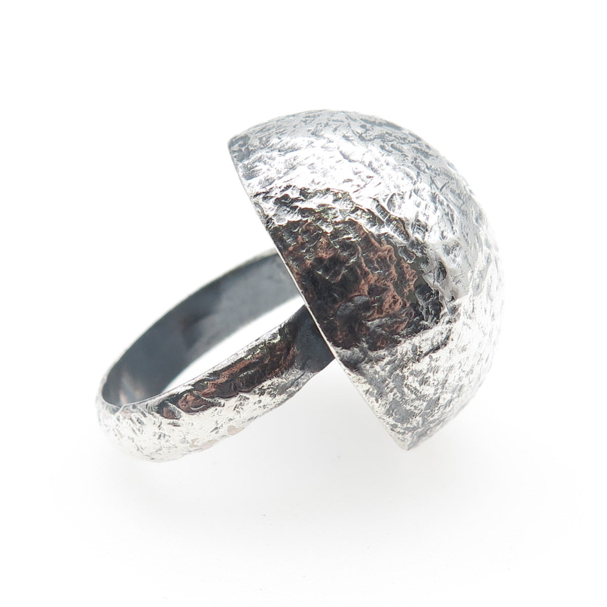 925 Sterling Vintage Modernist Hammered Hollow Dome Oxidized Ring Size 5.25