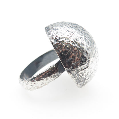 925 Sterling Vintage Modernist Hammered Hollow Dome Oxidized Ring Size 5.25