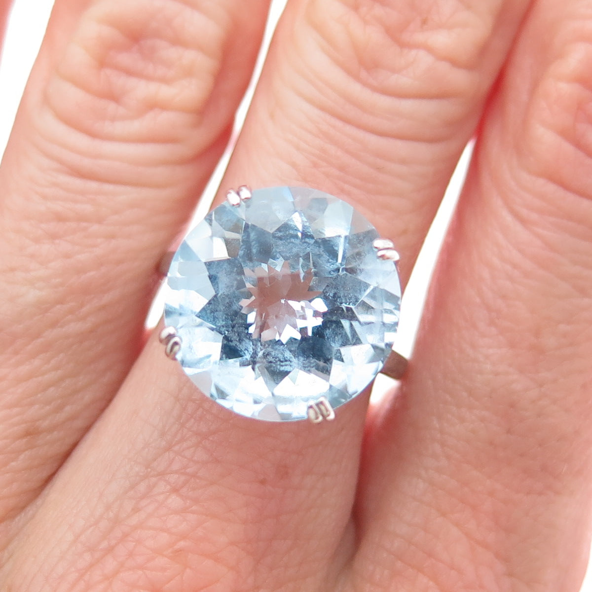 DBJ DEE BERKLE 925 Sterling Silver Real Round-Cut Blue Topaz Ring Size 6.25