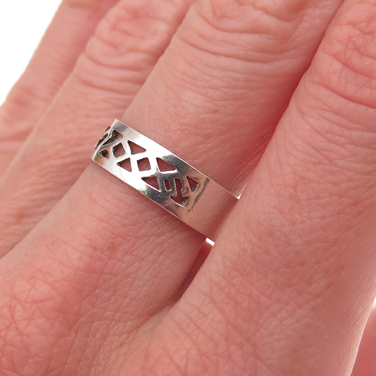 925 Sterling Silver Vintage 2006 Oxidized Band Ring Size 7.25