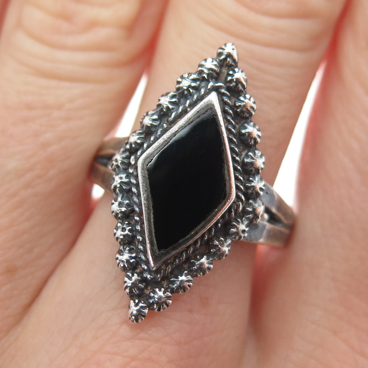 925 Sterling Silver Vintage Real Black Onyx Cannetille Oxidized Ring Size 9.5
