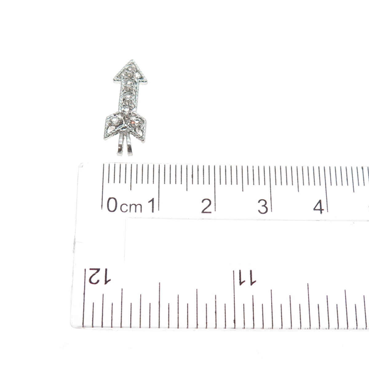 925 Sterling Silver Vintage Round-Cut C Z Arrow Minimalist Charm Pendant