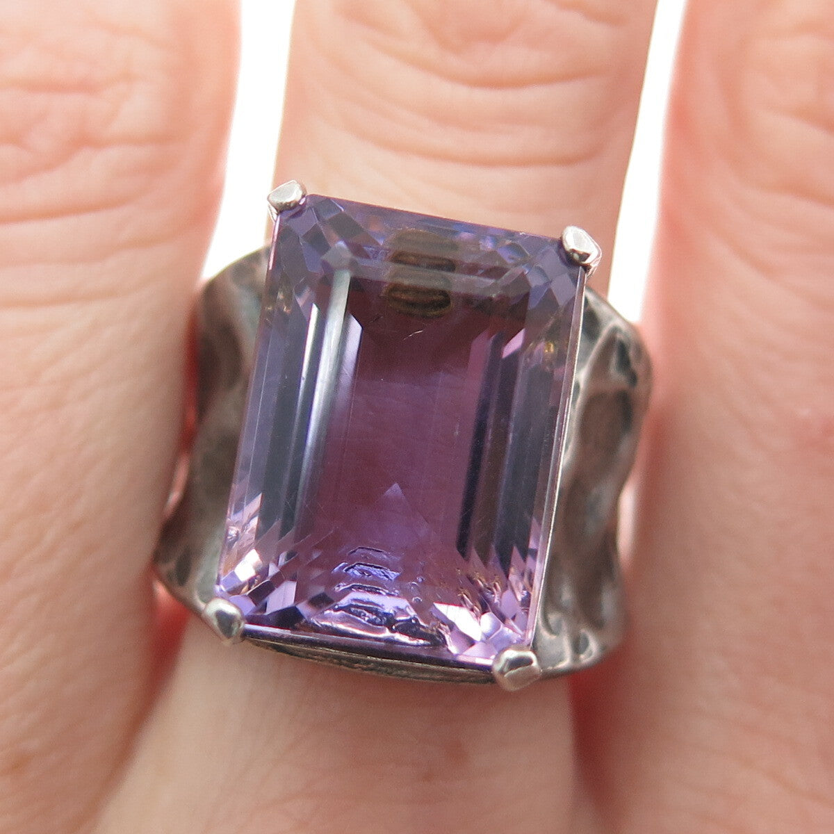 925 Sterling Silver Vintage Real Emerald-Cut Amethyst Hammered Ring Size 7.5