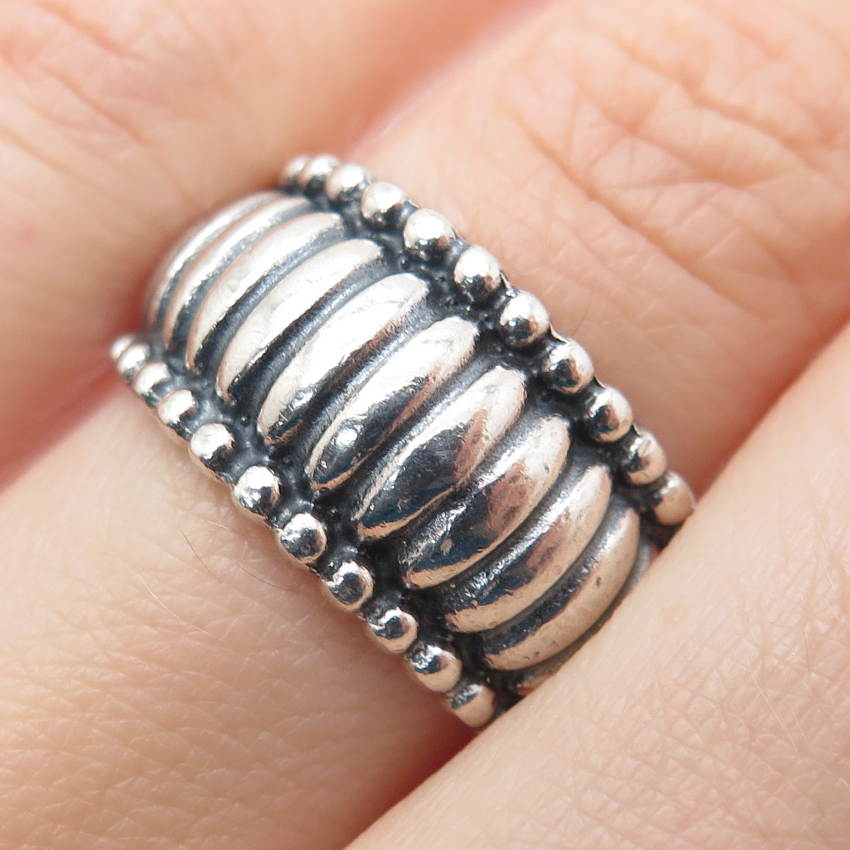 925 Sterling Silver Vintage Modernist Shell Oxidized Ring Size 6.75