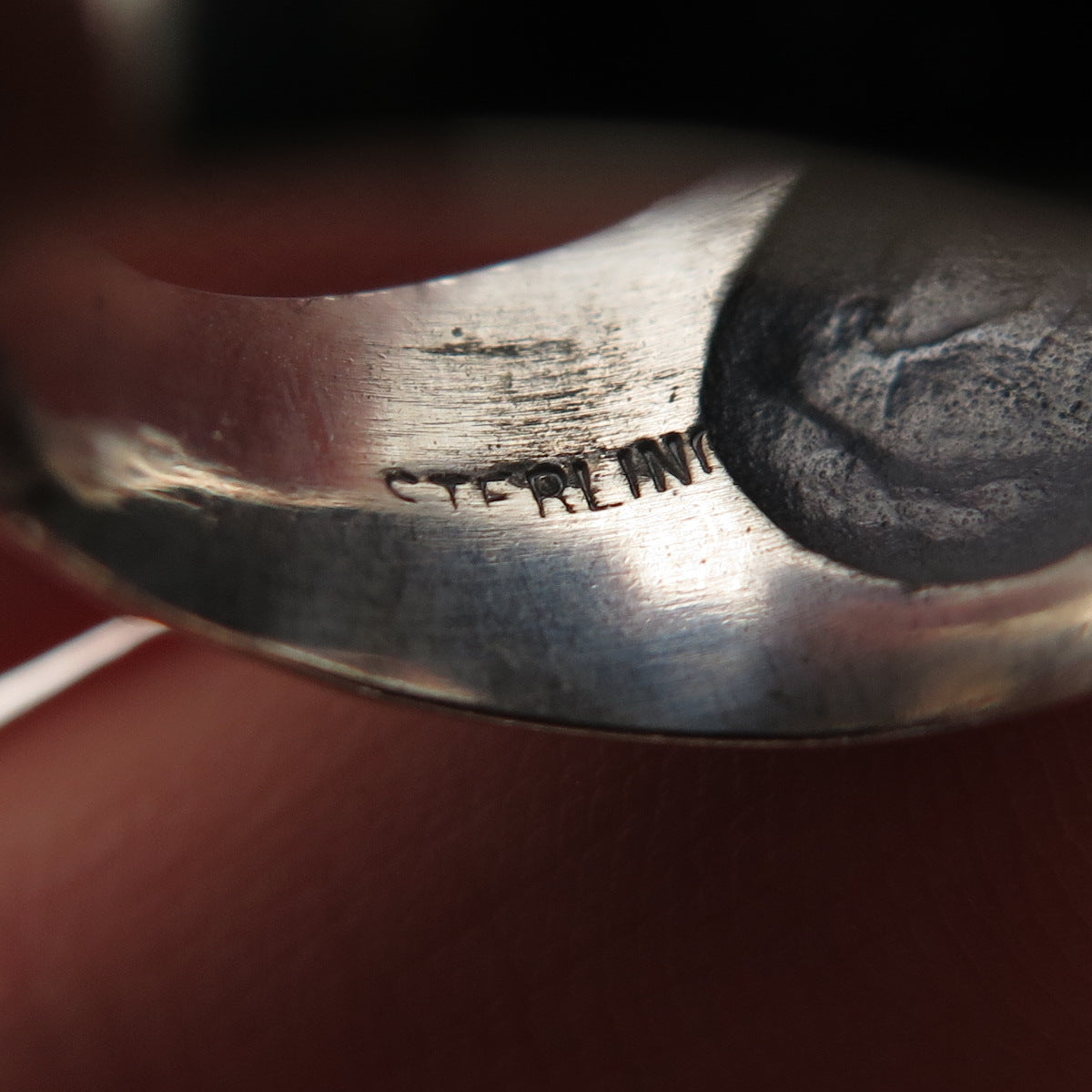 925 Sterling Silver Vintage Oval-Cut C Z Modernist Oxidized Ring Size 6