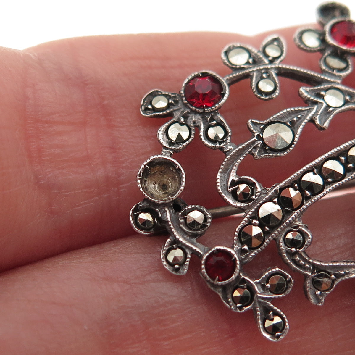 830S Silver Antique Germany Marcasite & Rhinestone Pin Brooch (missing 2 stones)