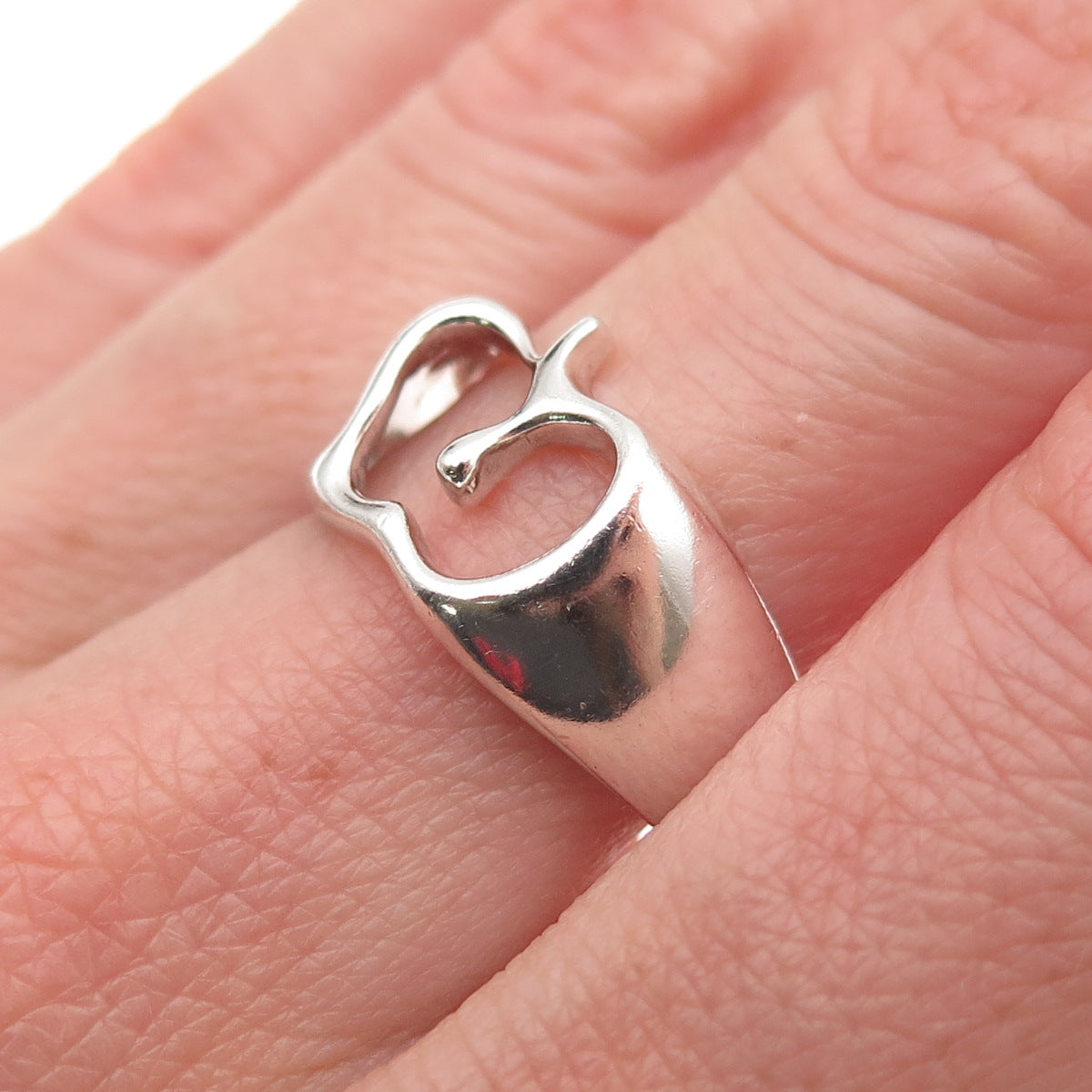 925 Sterling Silver Vintage Carved Apple Ring Size 8.25