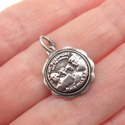 BATES & KLINKE 925 Sterling Silver Antique Art Deco Mount Rushmore Mini Pendant