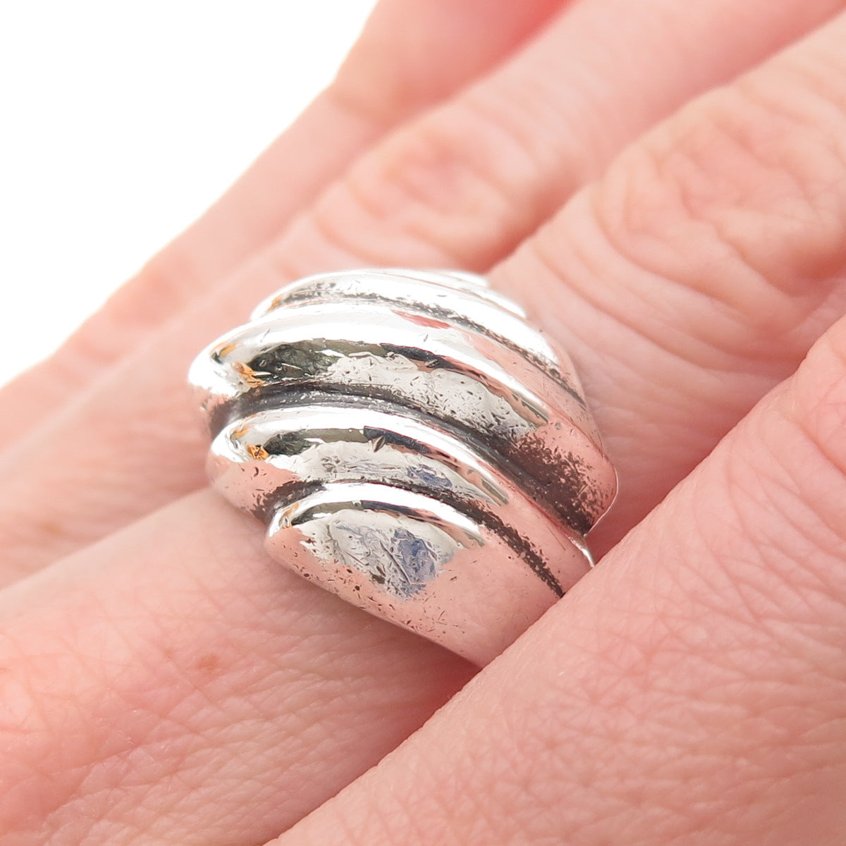 925 Sterling Silver Vintage Modernist Ribbed Oxidized Ring Size 7.75