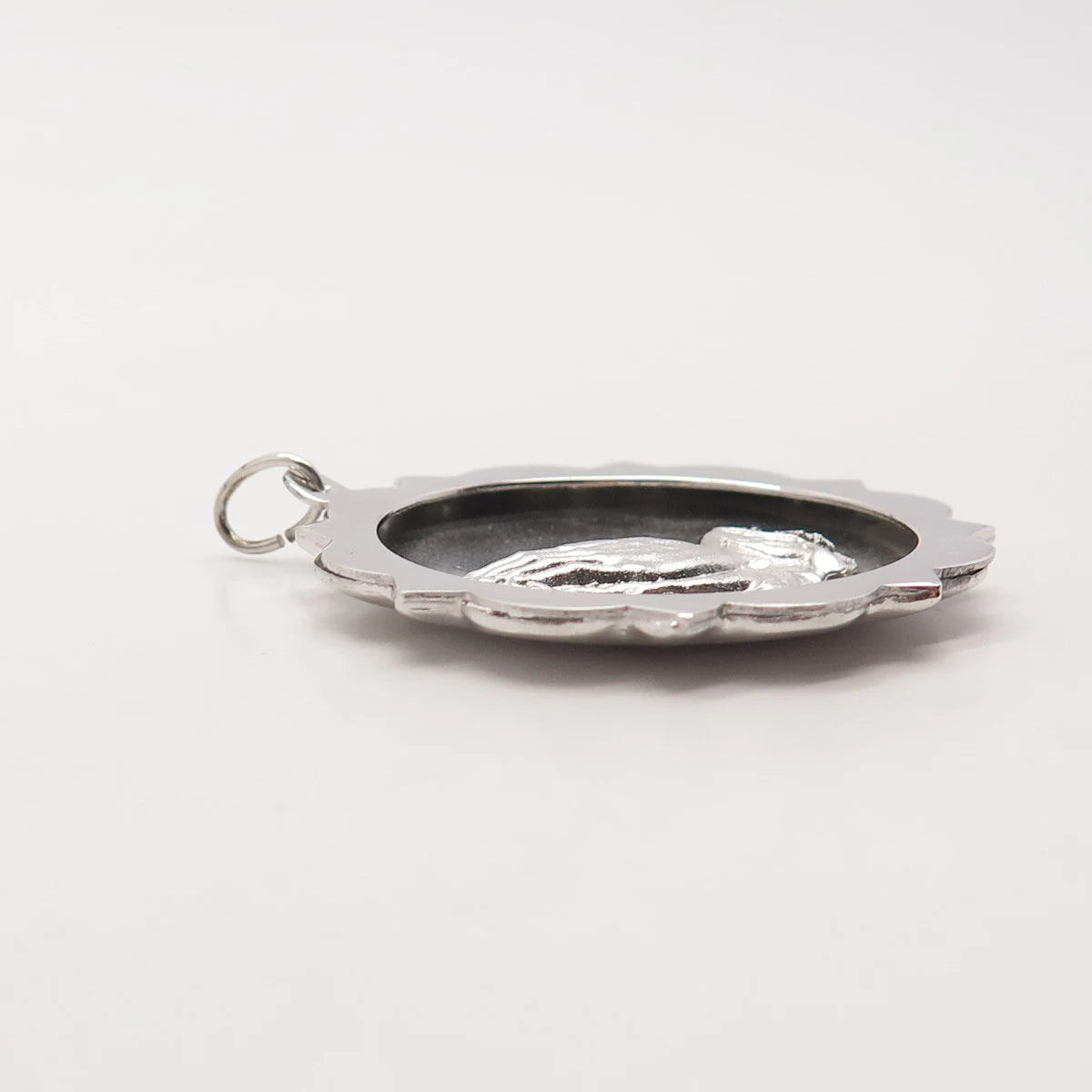 925 Sterling Silver Vintage Old Stock Hands In Prayer Religious Amulet Pendant