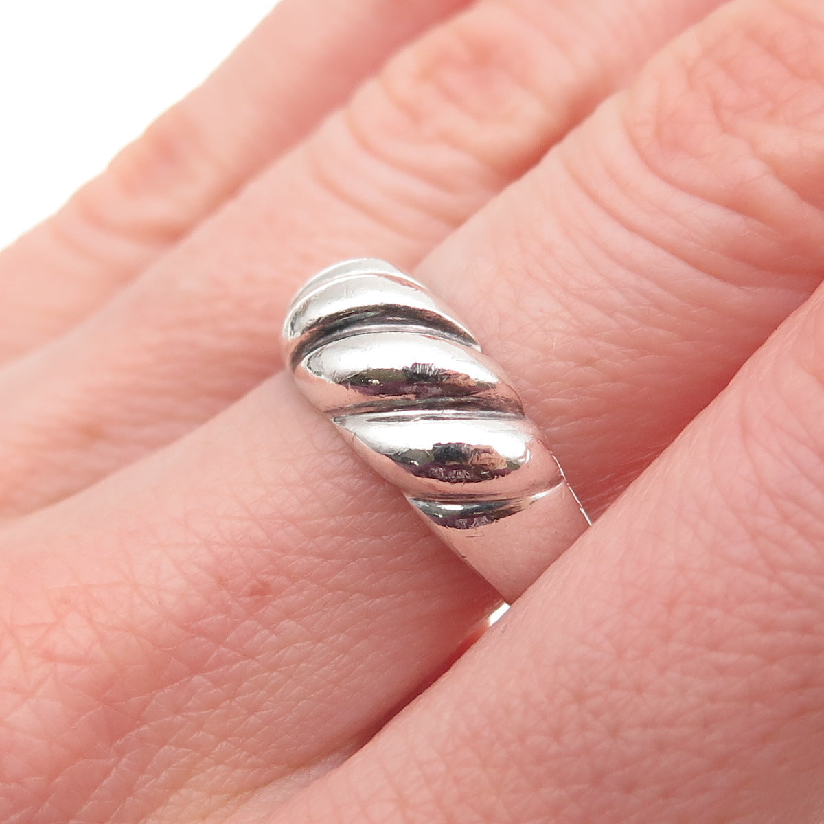 925 Sterling Silver Vintage Modernist Ribbed Oxidized Ring Size 8