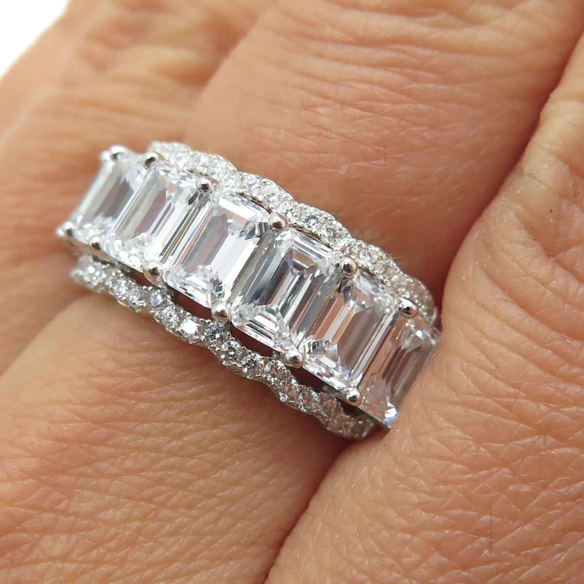 925 Sterling Silver Emerald & Round-Cut C Z Promise Ring Size 7