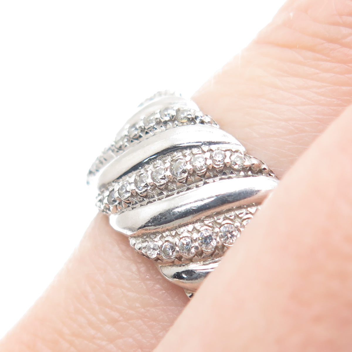JOSE HESS 925 Sterling Silver Round-Cut C Z Wavy Ribbed Band Ring Size 8