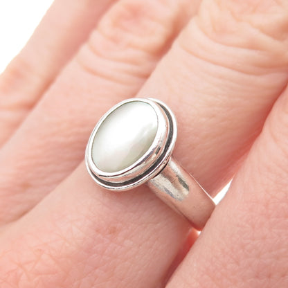 925 Sterling Silver Vintage Real MOP Modernist Oxidized Ring Size 7