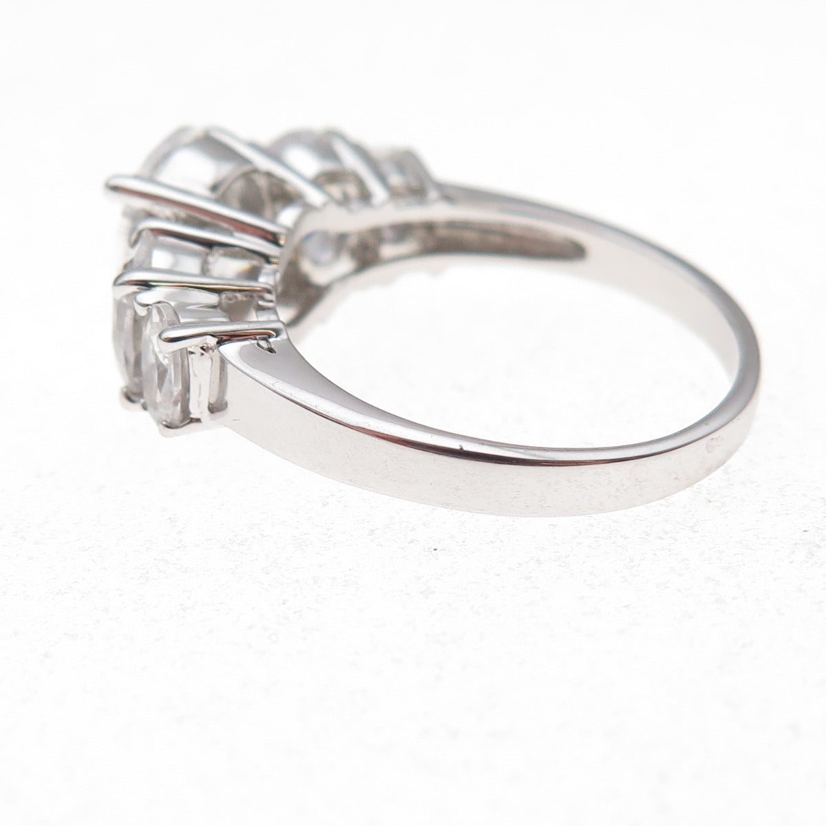 925 Sterling Silver Oval-Cut C Z Engagement Ring Size 8
