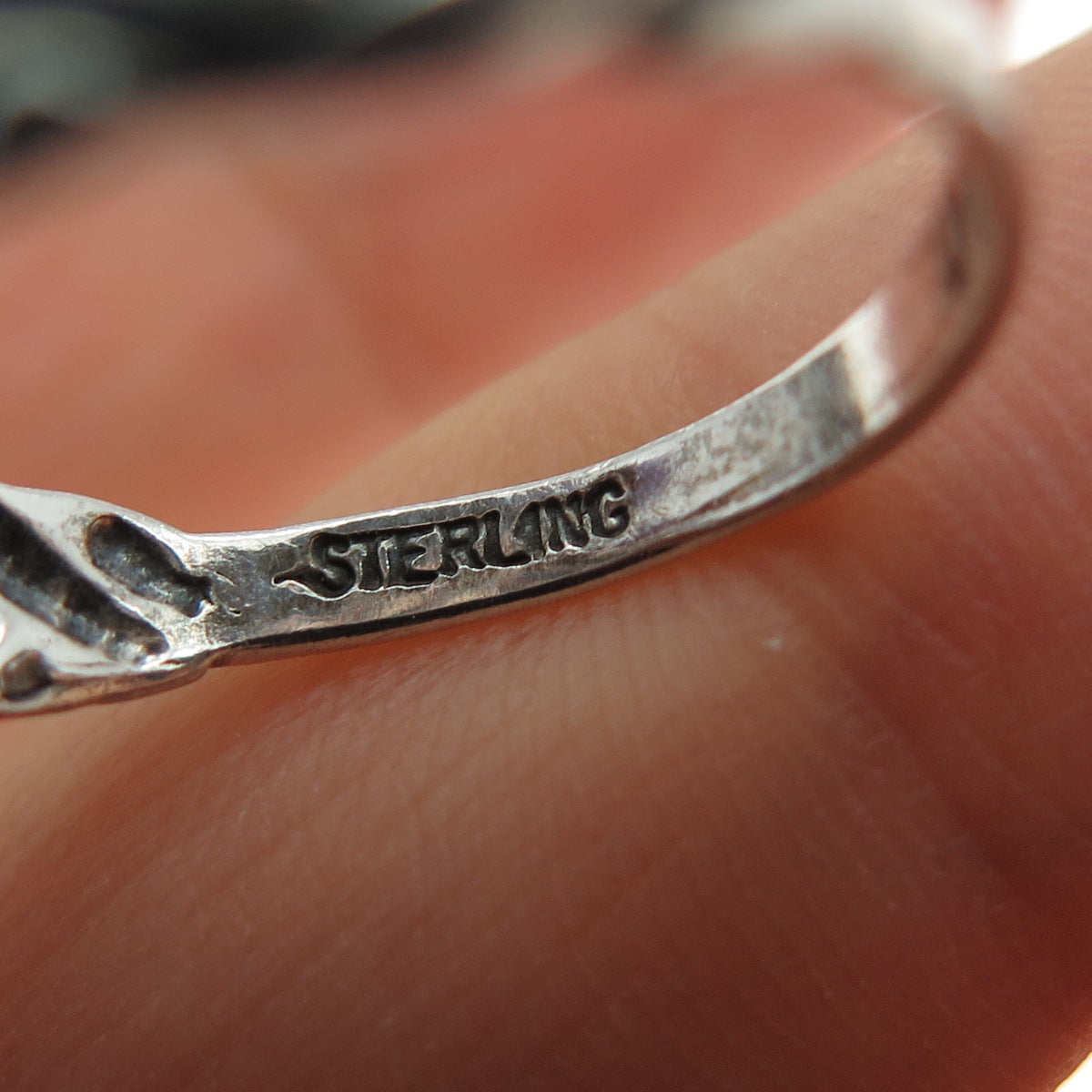 925 Sterling Silver Vintage 1987 Modernist Ribbed Oxidized Ring Size 7.5