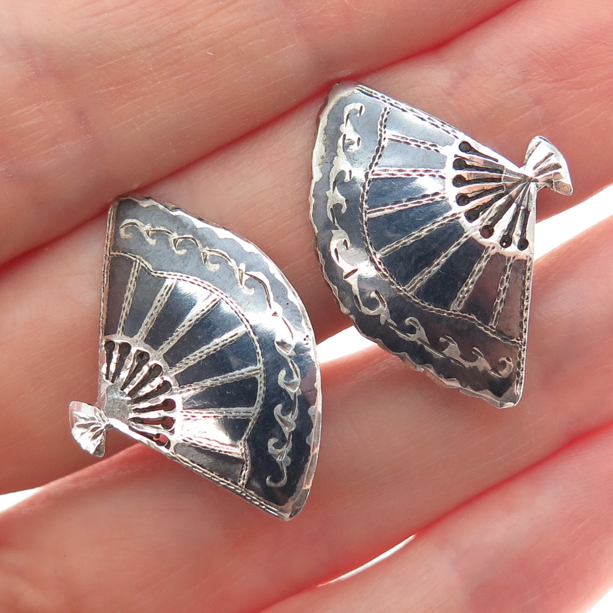 925 Sterling Silver Antique Siam Niello Fan Clip On Earrings