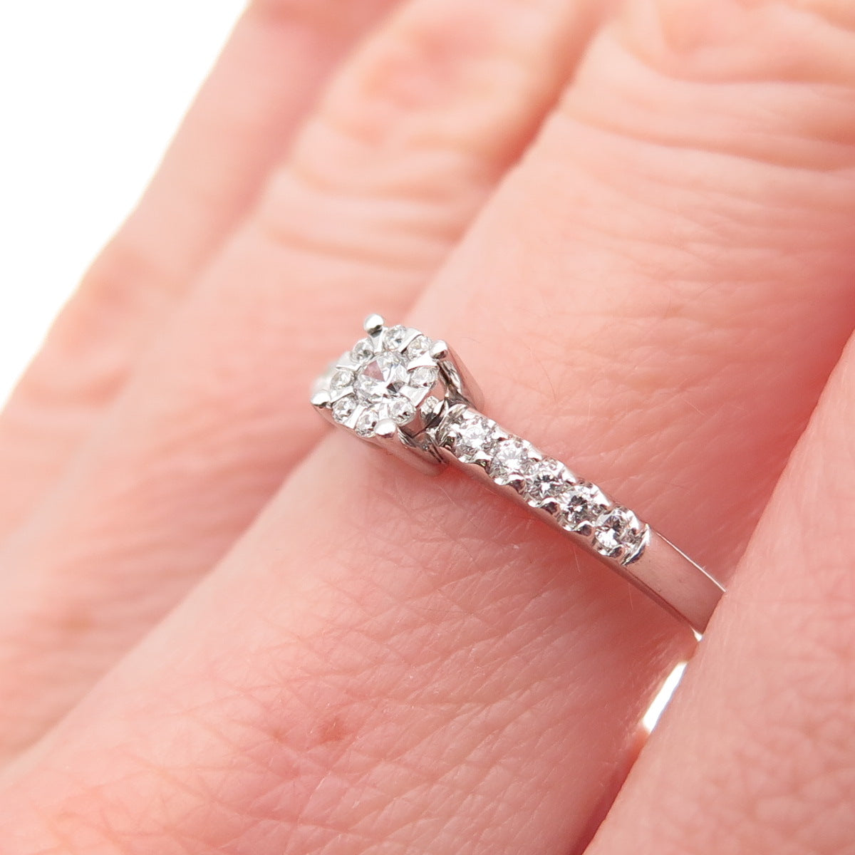 925 Sterling Silver Round-Cut C Z Engagement Ring Size 7