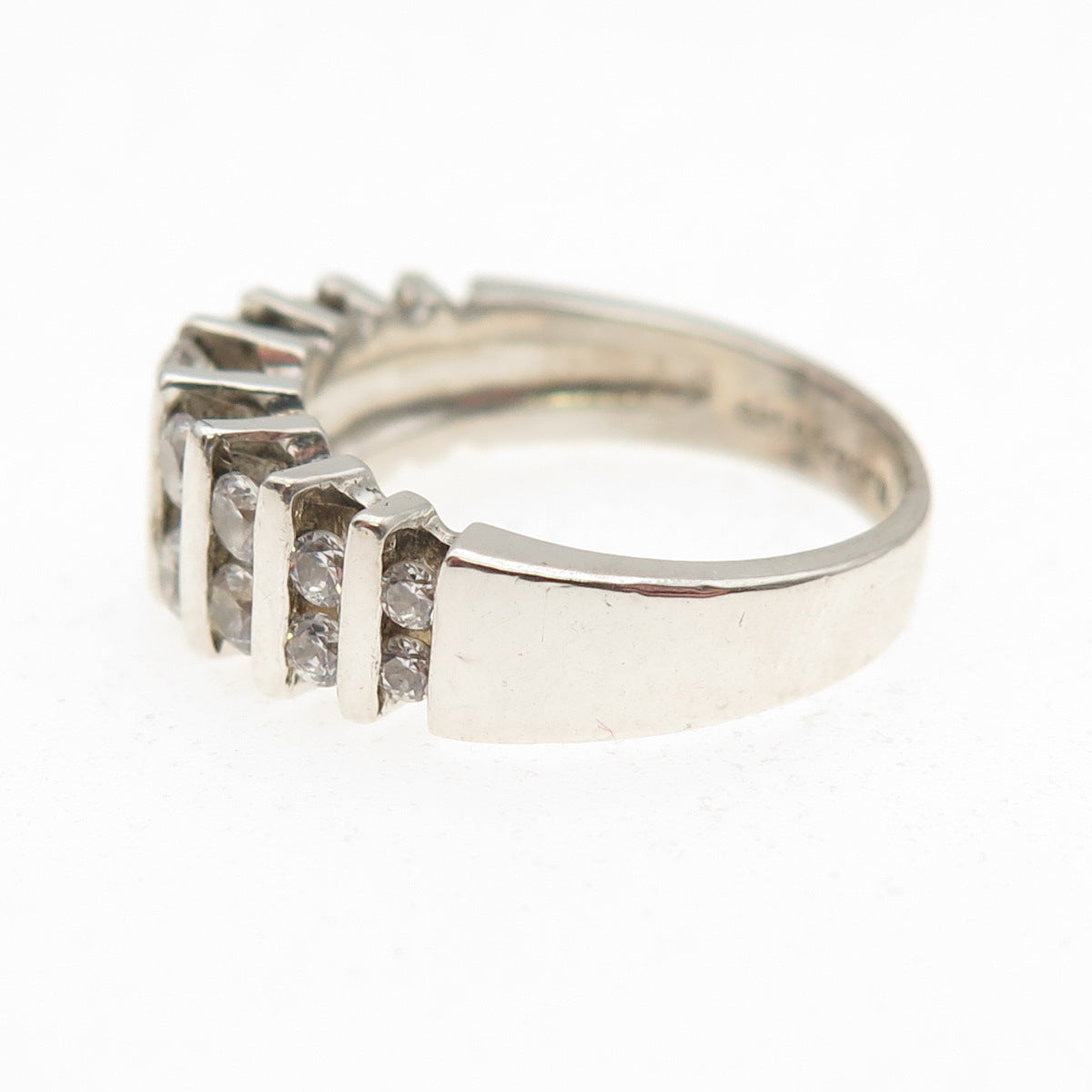925 Sterling Silver Round-Cut C Z Ribbed Ring Size 6