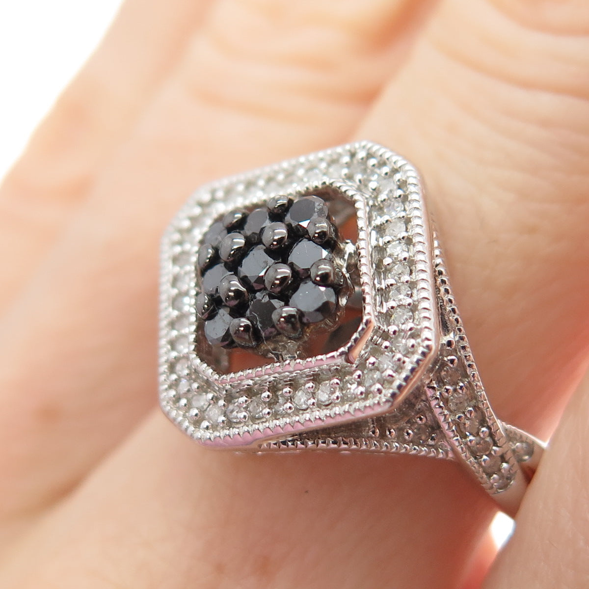 SUN 925 Sterling Silver Real Round-Cut Black & White Diamond Ring Size 6.25